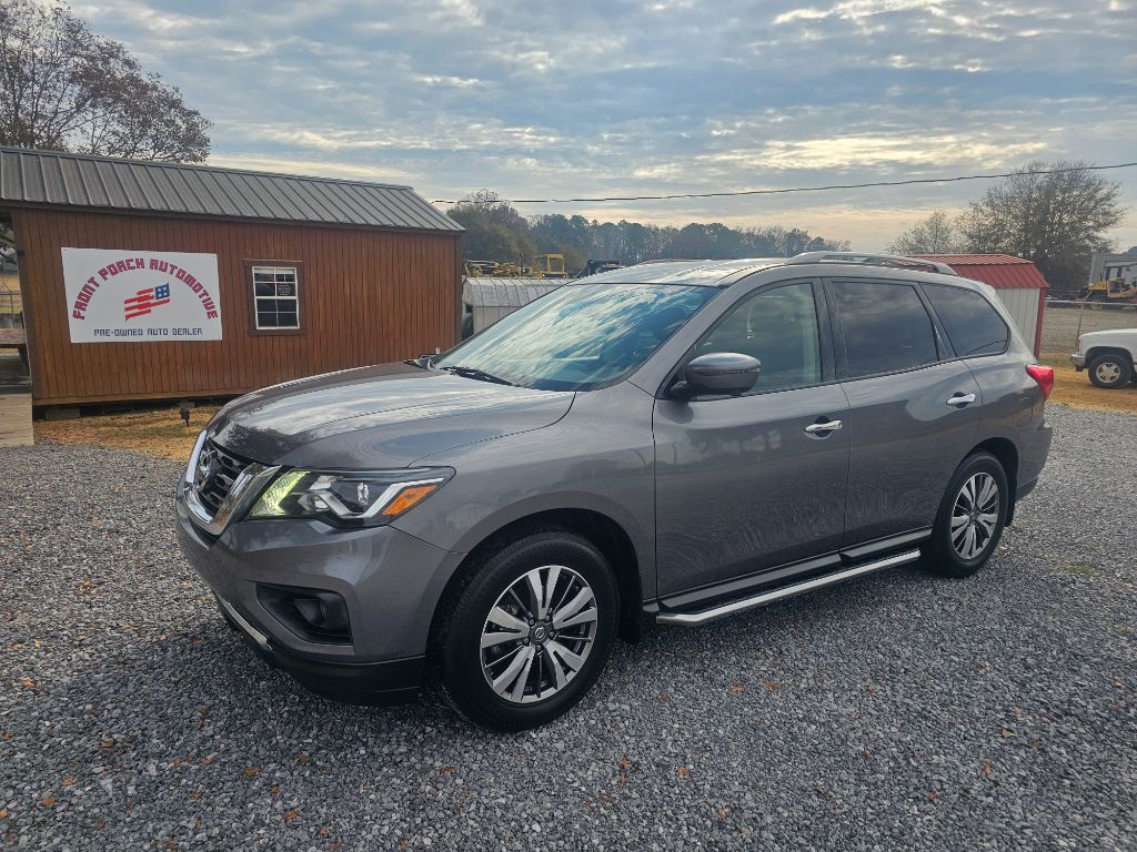 2019 Nissan Pathfinder SL's photo