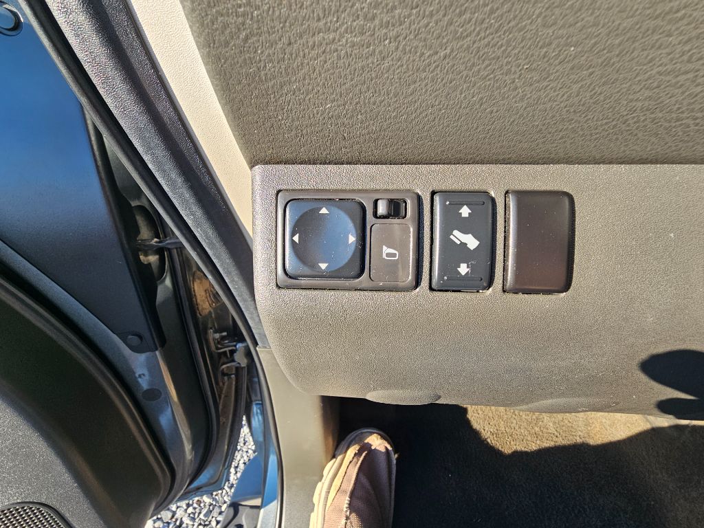 2007 Nissan Pathfinder SE - Photo 13