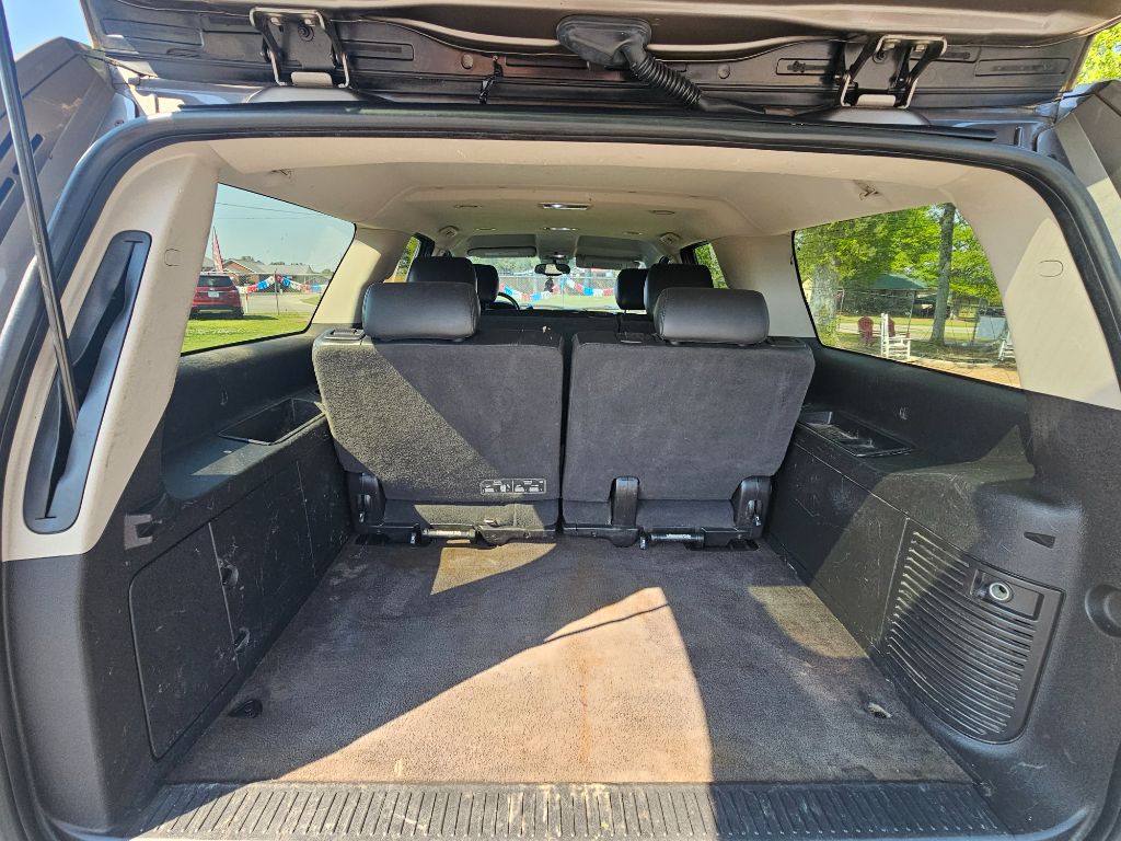 2012 Chevrolet Suburban LT - Photo 12