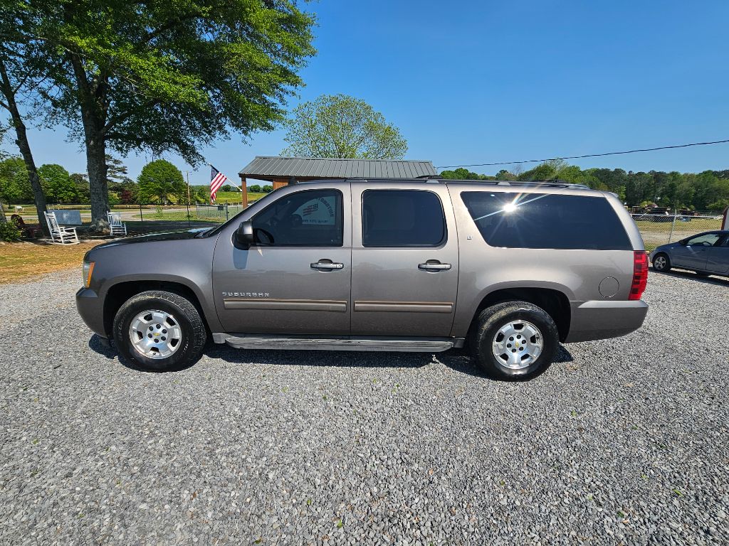 2012 Chevrolet Suburban LT - Photo 8
