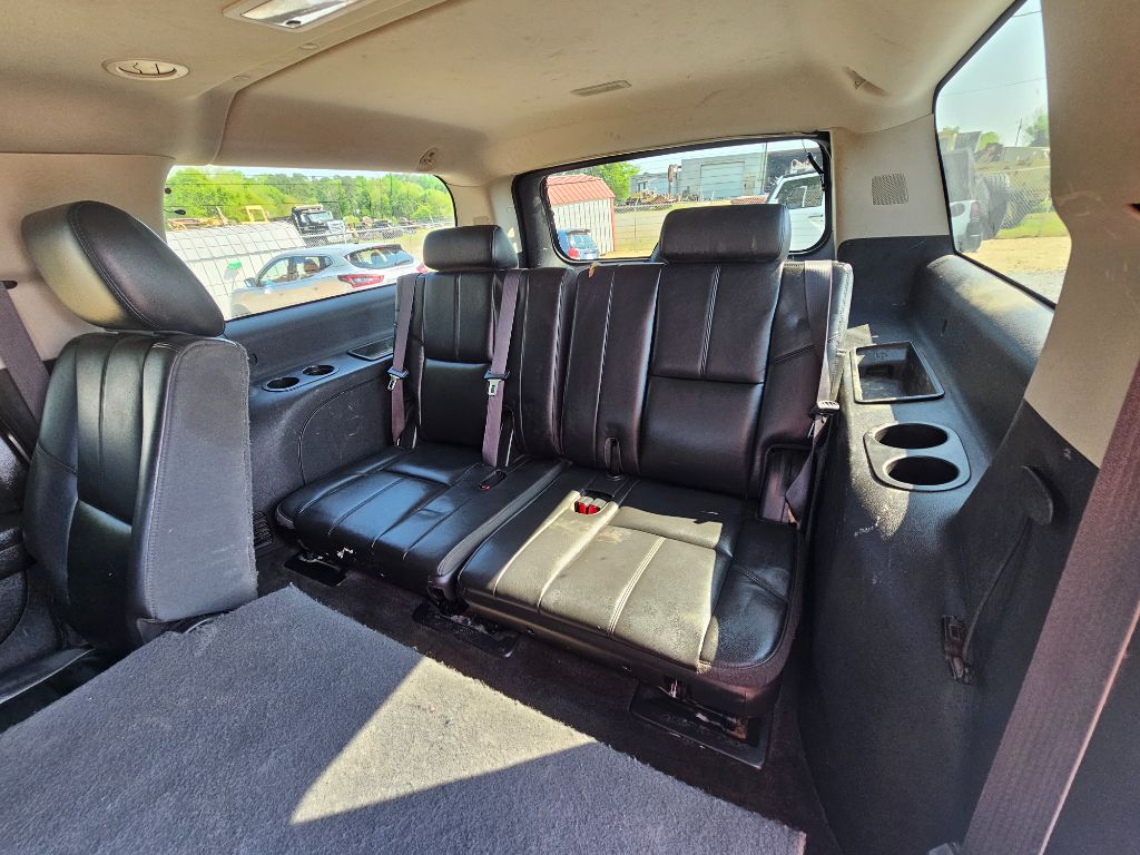 2012 Chevrolet Suburban LT - Photo 11