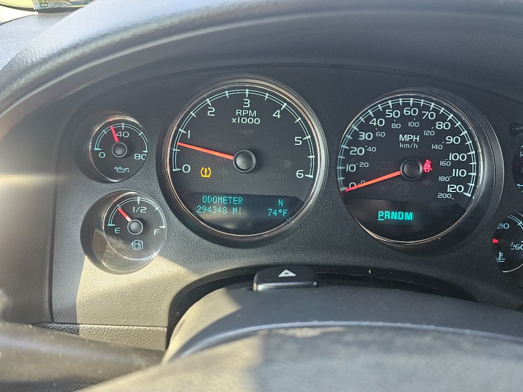 2012 Chevrolet Suburban LT - Photo 17
