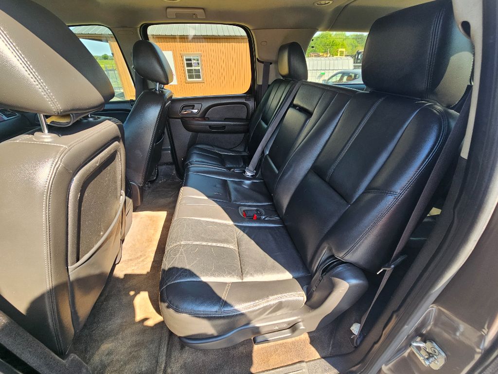 2012 Chevrolet Suburban LT - Photo 10
